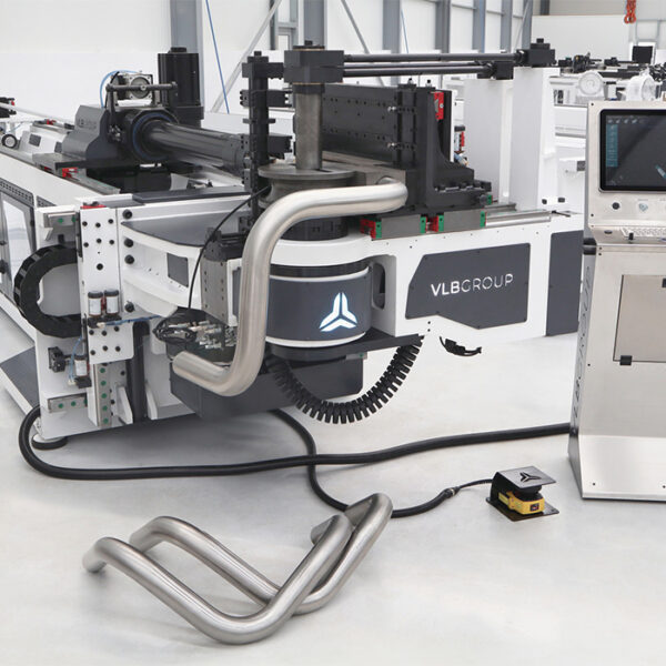 Curvadoras de tubos CNC totalmente eléctricas - Serie EB - Serie Light